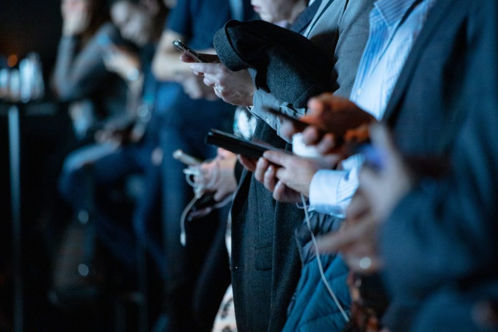 Our top 5 tips for creating an effective social media policy for employees
