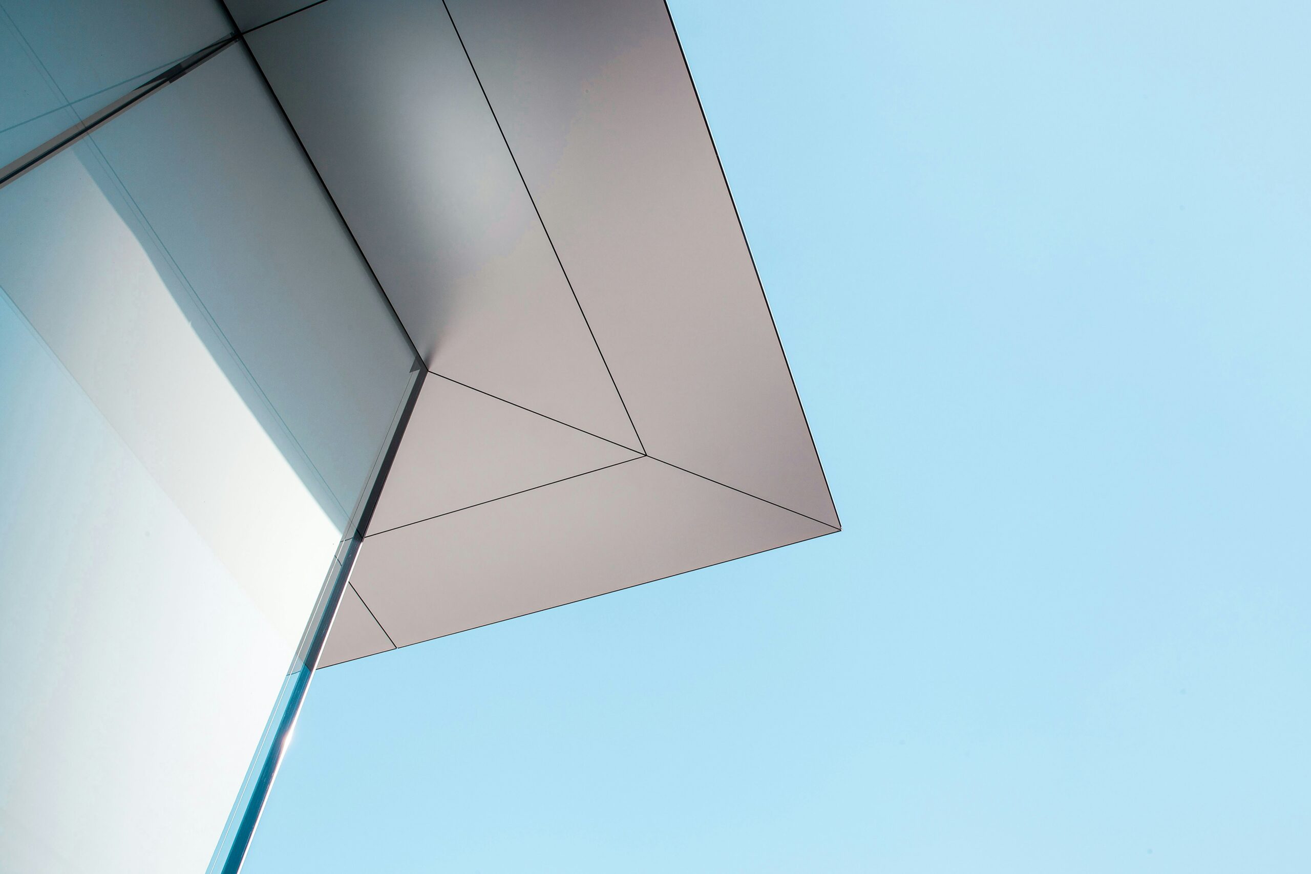 Critical clauses in employment contracts